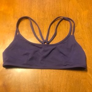 Strapping lululemon sports bra